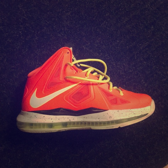 Lebron 10 crimson - Picture 1 of 1